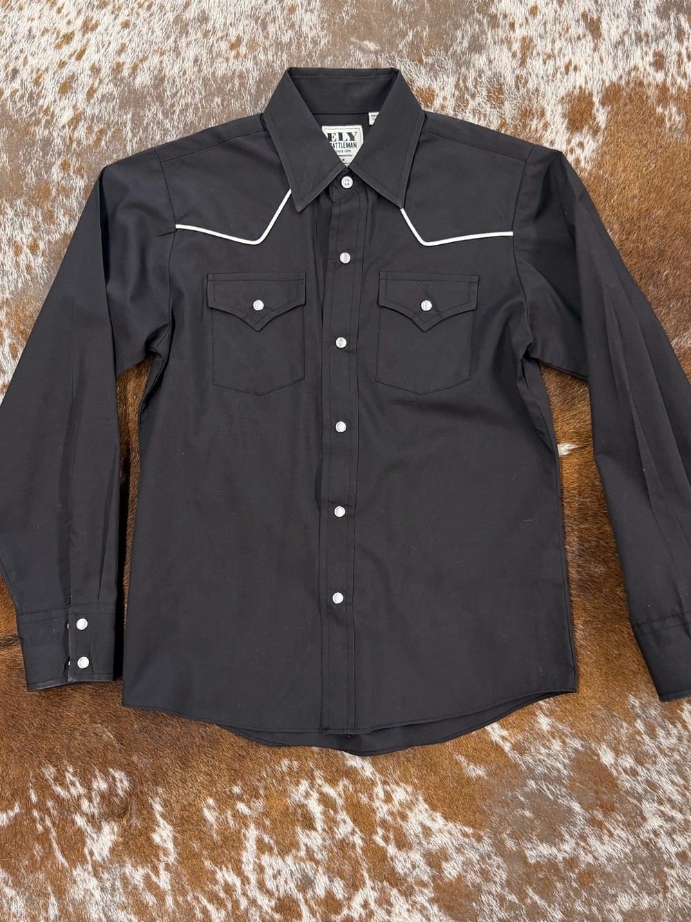 Ely Cattleman Black Western Button-Down Shirt with White Piping